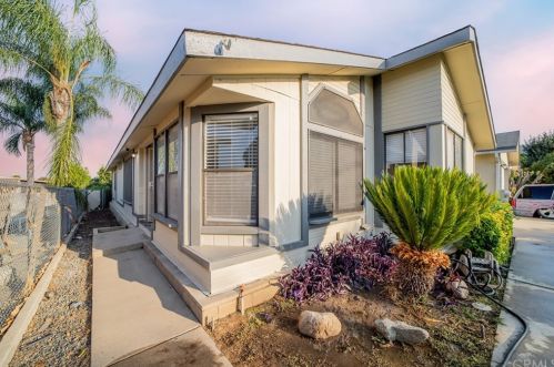 31768 Via Cordova, Lake Elsinore CA  92530-7961 exterior