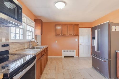 510 Wolcott St, Bristol CT  06010-6429 exterior