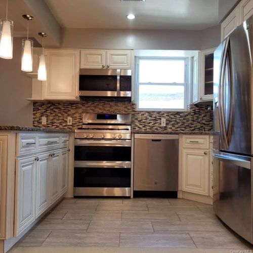 1276 Croes Ave, Bronx NY  10472-2834 exterior