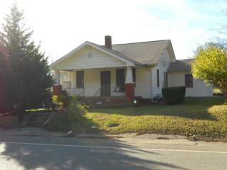 2529 Blount Ave, Knoxville TN  37920-1949 exterior