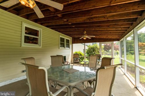 1113 Roeloffs Rd, Yardley PA  19067-4514 exterior