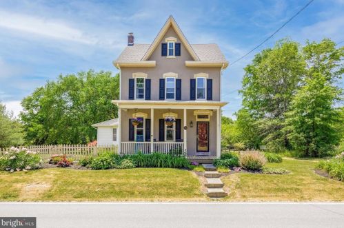 1820 Hoffmansville Rd, Frederick, PA 19435-9720