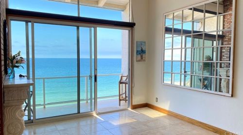 615 Esplanade, Redondo Beach CA  90277-4131 exterior