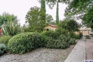 1977 El Molino Ave, Altadena, CA 91001-3039