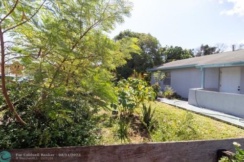 1022 15th St, West Palm Beach, FL 33401-6726