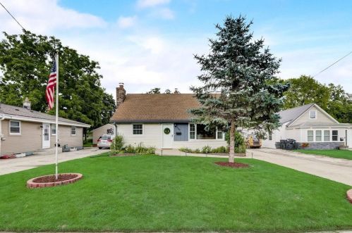 709 Westowne Ave, Waukesha WI  53188-2833 exterior