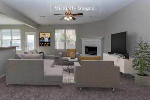 549 Reagan Ln, Burleson, TX 76028-5693