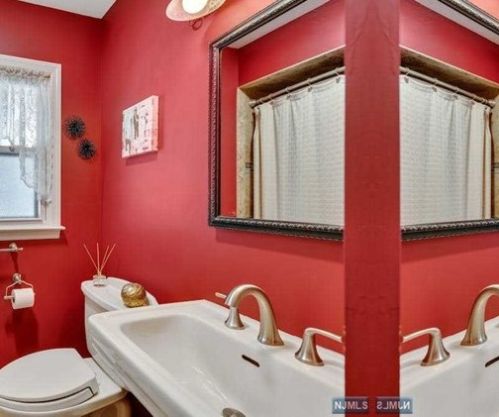 83 Calumet Ave, Oakland NJ  07436-2902 exterior