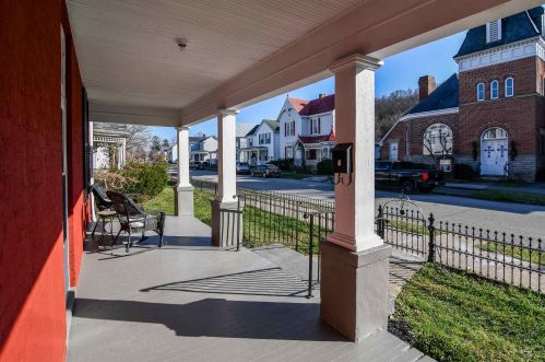 103 4th St, Sharon, KY 41002-9998