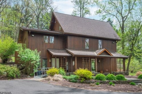 100 Free Union Rd, Belvidere, NJ 07823-2526