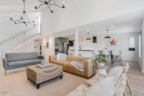 3713 Sunset Ln, Oxnard CA  93035-4133 exterior