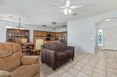 1492 Westchester Dr, Chandler AZ 85249-5091 exterior