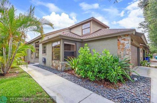 5076 Sesame St, West Palm Beach, FL 33418-3521