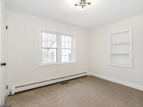 104 King George Rd, Warren NJ  07059-6955 exterior