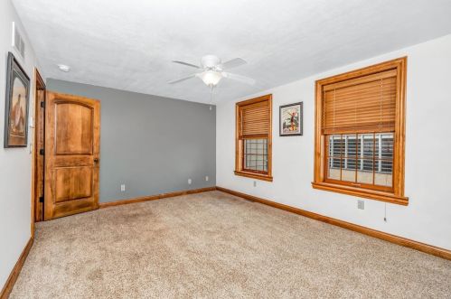 403 3 St, Aurora IN 47001-1311 exterior