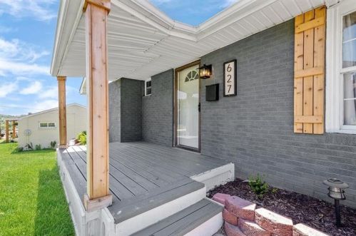 627 Moore Ave, Canonsburg, PA 15317-1943