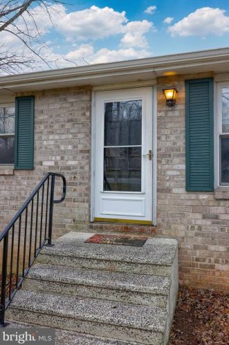 1232 Swartzville Rd, Swartzville, PA 17569-9609