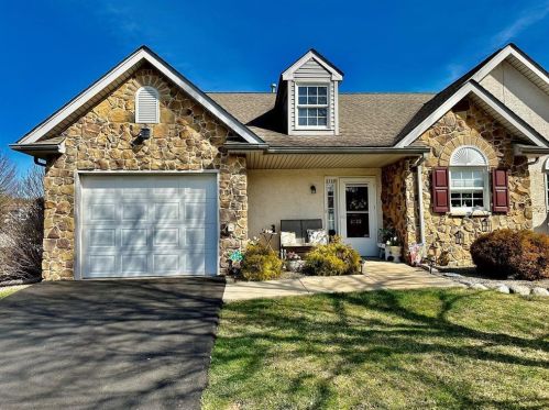 2729 Harvest Dr, Easton, PA 18040-7978