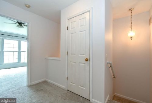 350 Hedgestone Ter, Leesburg VA 20176-4871 exterior