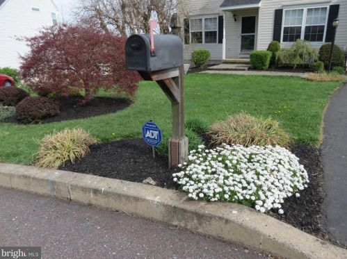 1272 Whitespire Cir, Pottstown, PA 19464-1946