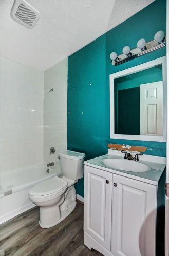 19 Plymouth Ln, Covington KY 41018-2757 exterior