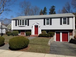 54 Jasper St, Saugus MA  01906-2332 exterior