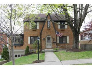 520 Hillcrest Pl, Pittsburgh, PA 15216-1304
