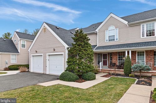264 Laurel Ct, White House Station, NJ 08889-2028