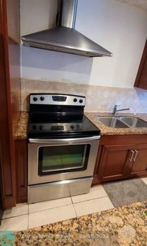 6901 16 Ct, Hollywood FL 33027-2315 exterior