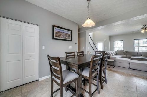 1509 Canterbury Dr, Imperial PA  15126-9186 exterior