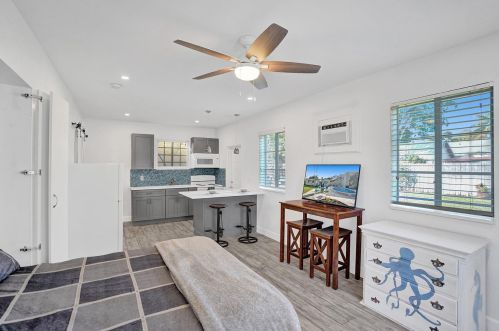 302 1st Ave, Delray Beach FL  33444-3804 exterior
