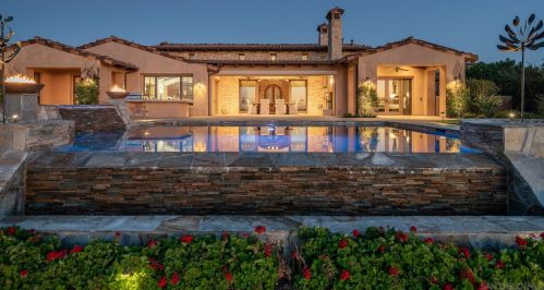 8411 Run Of The Knolls Ct, San Diego CA  92127 exterior