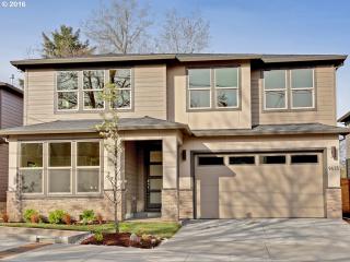 9635 48 Ave, Portland OR  97222-5418 exterior