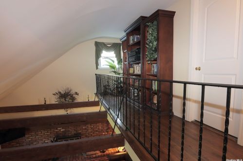 107 Scudder Pl, Northport NY  11768-3027 exterior