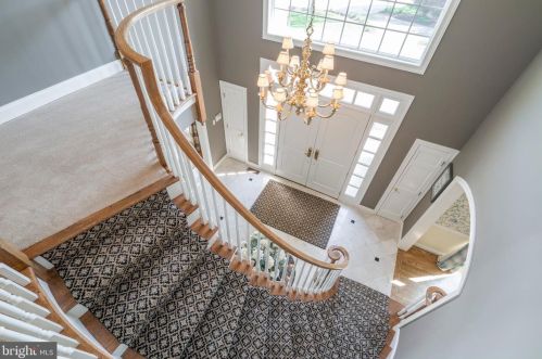 5 Gregory Ln, Newtown Square PA  19073-1518 exterior