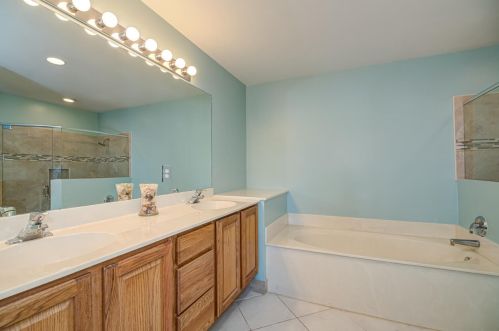 10667 Lake Shore Dr, West Palm Beach FL  33414-6170 exterior
