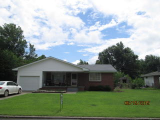 1005 Lewis St, Pryor OK  74361-6813 exterior