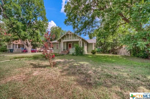208 Ireland St, Seguin, TX 78155-4916