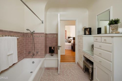 1765 Homewood Dr, Altadena CA  91001-2750 exterior