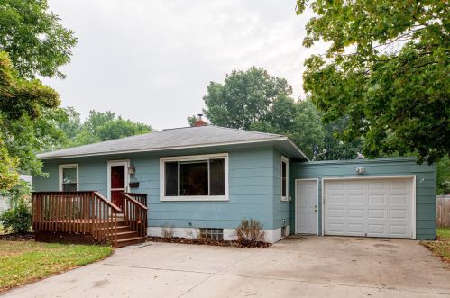 615 Washburne Ave, Paynesville MN  56362-1731 exterior