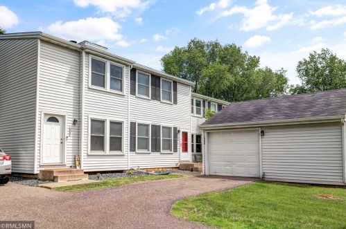 1486 Granada Ave, Saint Paul, MN 55128-4225