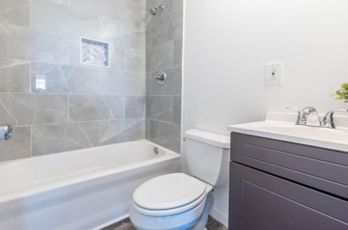 141 Mclene Ave, London OH  43140-1165 exterior