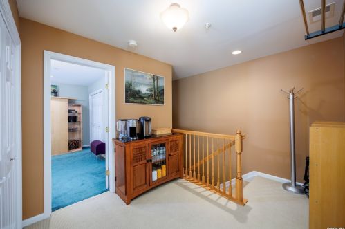 157 Brattle Cir, Huntington Station, NY 11747-5368