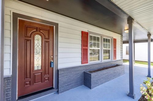 1507 Inwood Dr, Orange, TX 77630-3366