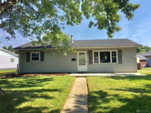 65 Robert Ln, Xenia, OH 45385-2633