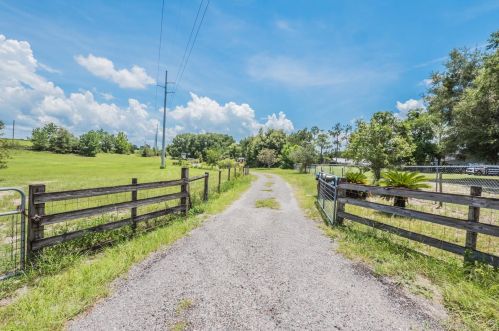4638 Kelly Park Rd, Apopka, FL 32712-5135