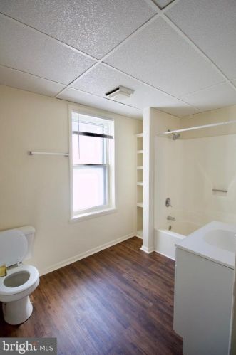 330 Locust St, Harrisburg PA 17113-2387 exterior