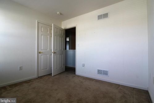 132 Parkers Dr, Dover DE  19904-1467 exterior