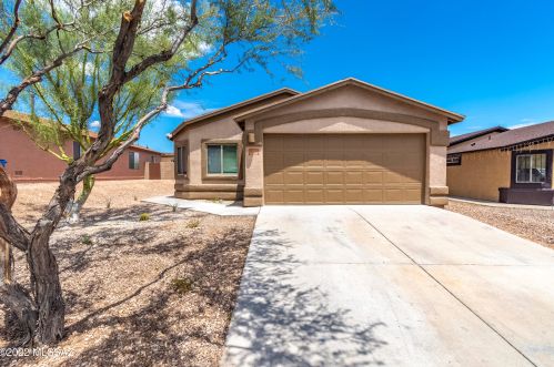 3636 Avenida Obregon, Tucson AZ  85746-7945 exterior