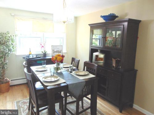710 Jonathan Dr, Norristown, PA 19406-1730